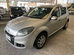 RENAULT - SANDERO - 2014/2014 - Prata - R$ 32.500,00