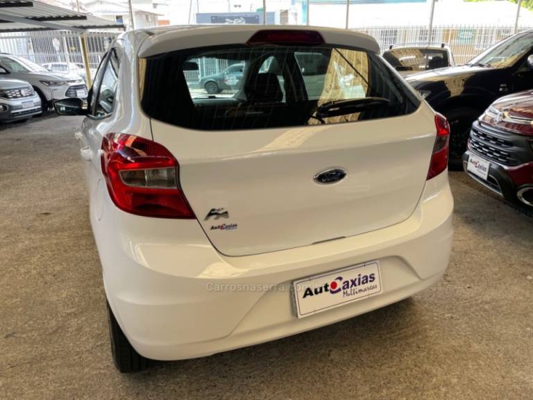 FORD - KA - 2016/2017 - Branca - R$ 43.500,00