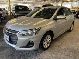 CHEVROLET - ONIX - 2022/2023 - Prata - R$ 66.000,00