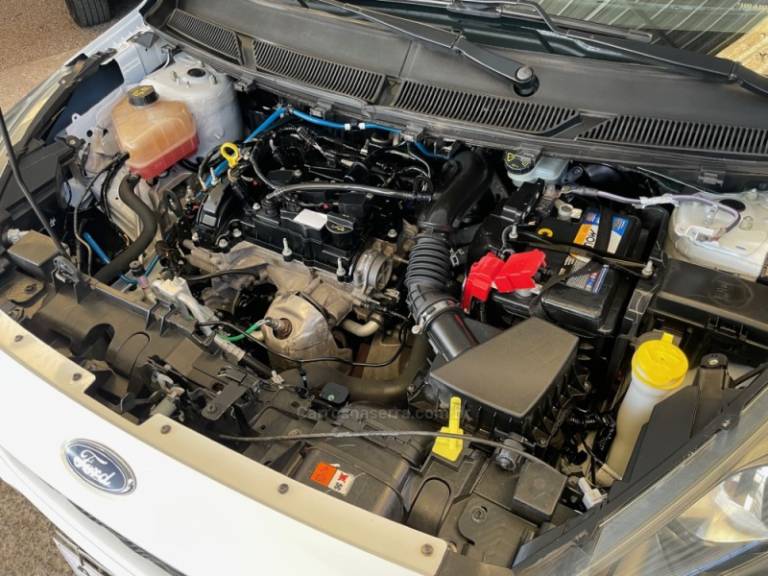 FORD - KA - 2016/2017 - Branca - R$ 43.500,00