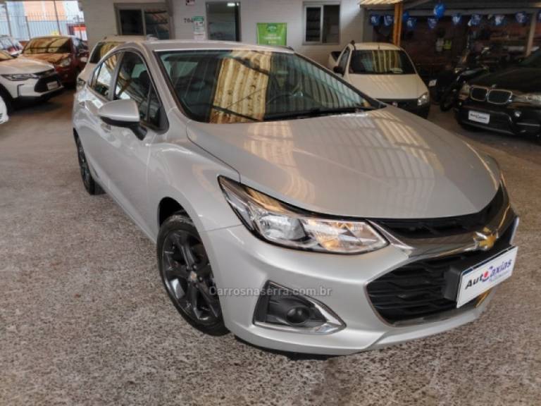 CHEVROLET - CRUZE - 2022/2022 - Prata - R$ 98.900,00