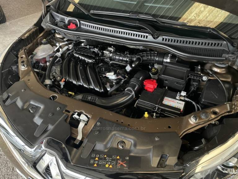 RENAULT - CAPTUR - 2017/2018 - Marrom - R$ 75.900,00