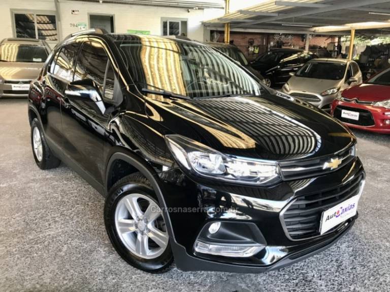 CHEVROLET - TRACKER - 2017/2018 - Preta - R$ 81.000,00