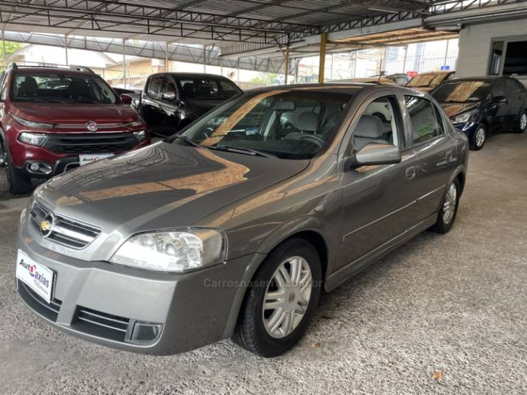 CHEVROLET - ASTRA - 2004/2004 - Prata - R$ 28.900,00