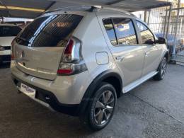 RENAULT - SANDERO - 2013/2013 - Prata - R$ 42.900,00