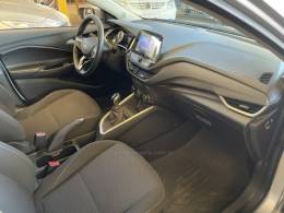 CHEVROLET - ONIX - 2022/2023 - Prata - R$ 66.000,00