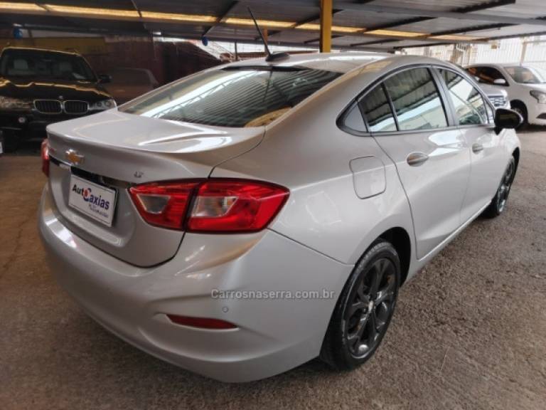 CHEVROLET - CRUZE - 2022/2022 - Prata - R$ 98.900,00