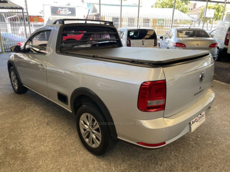 VOLKSWAGEN - SAVEIRO - 2017/2018 - Prata - R$ 62.500,00