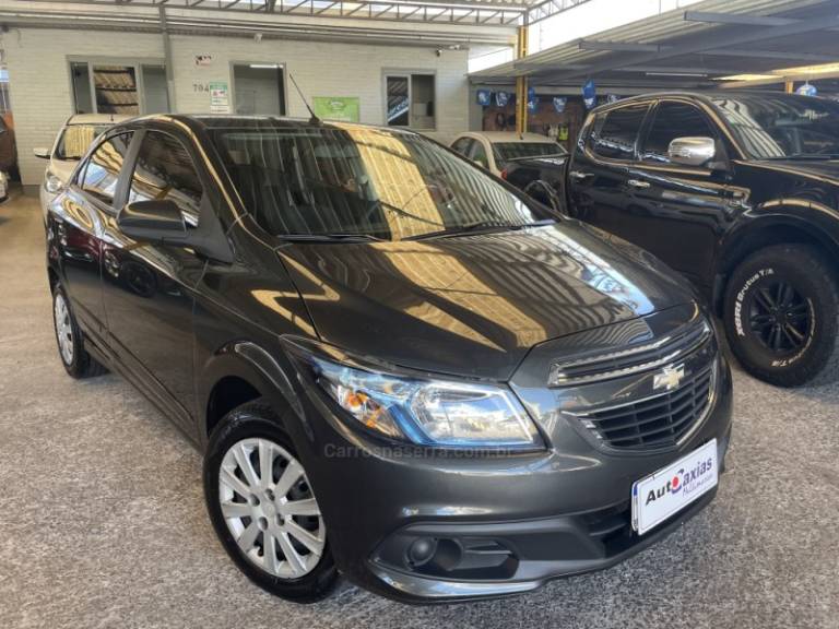 CHEVROLET - ONIX - 2015/2016 - Cinza - R$ 48.900,00