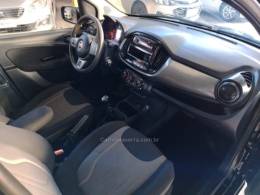 FIAT - UNO - 2016/2017 - Preta - R$ 46.000,00
