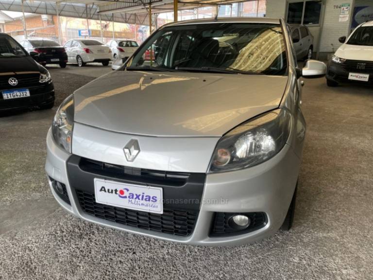 RENAULT - SANDERO - 2014/2014 - Prata - R$ 32.500,00