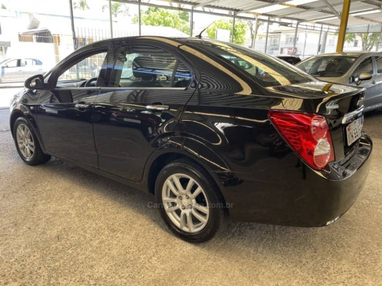 CHEVROLET - SONIC - 2013/2013 - Preta - R$ 38.000,00